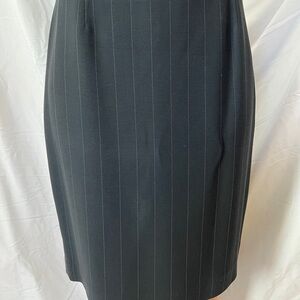 Ann Taylor pencil skirt - size 4